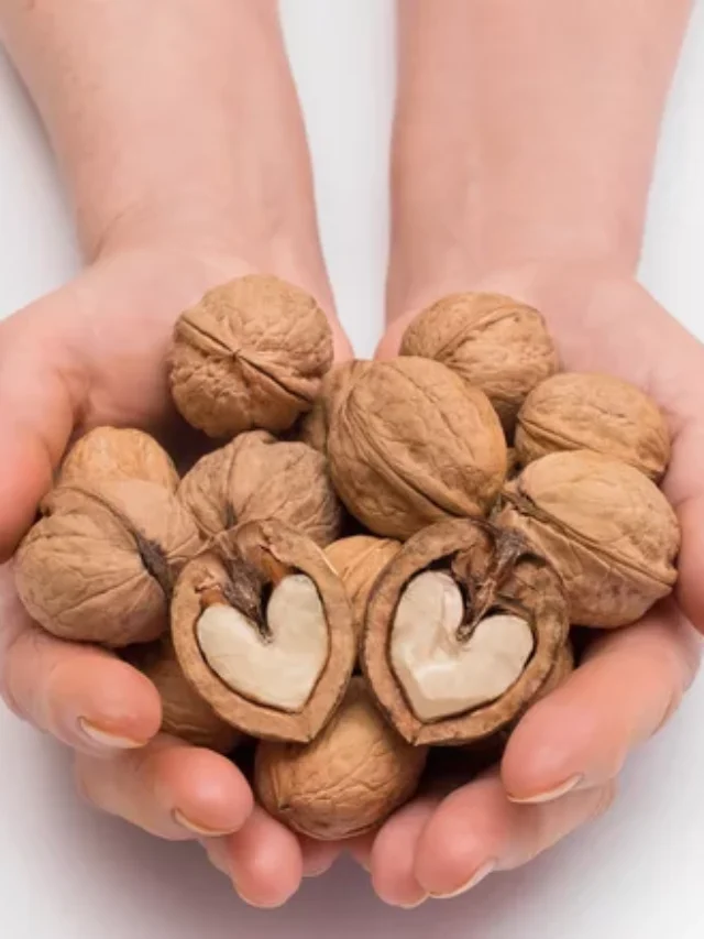 9 Surprising Health Benefits of Eating Walnuts Every Day