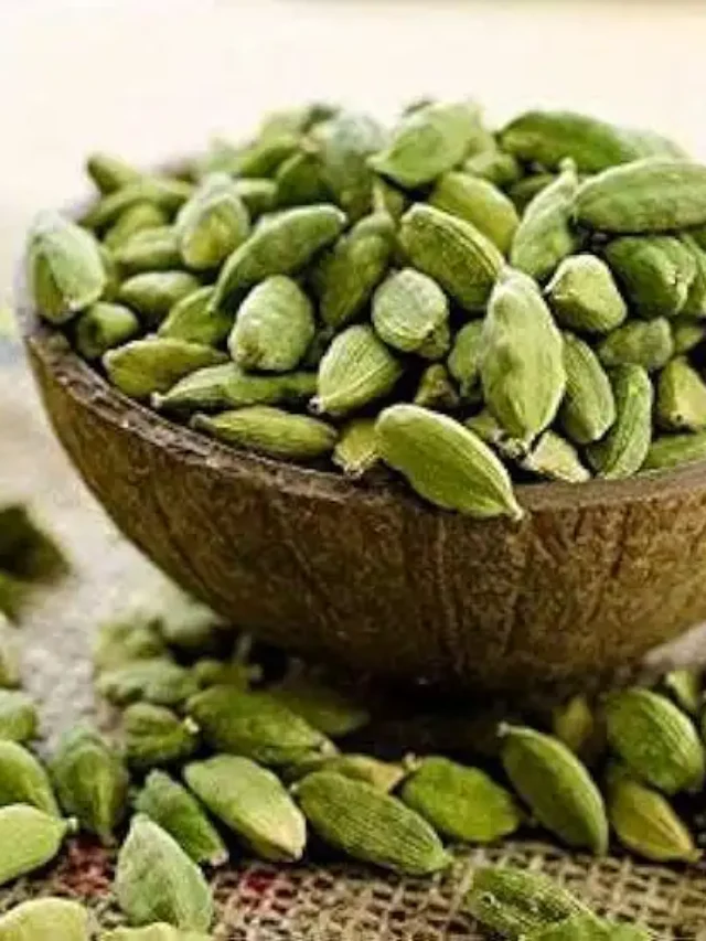 పడుకునే ముందు 2 యాలకులు తింటే కలిగే 15 రోజుల అద్భుతం!